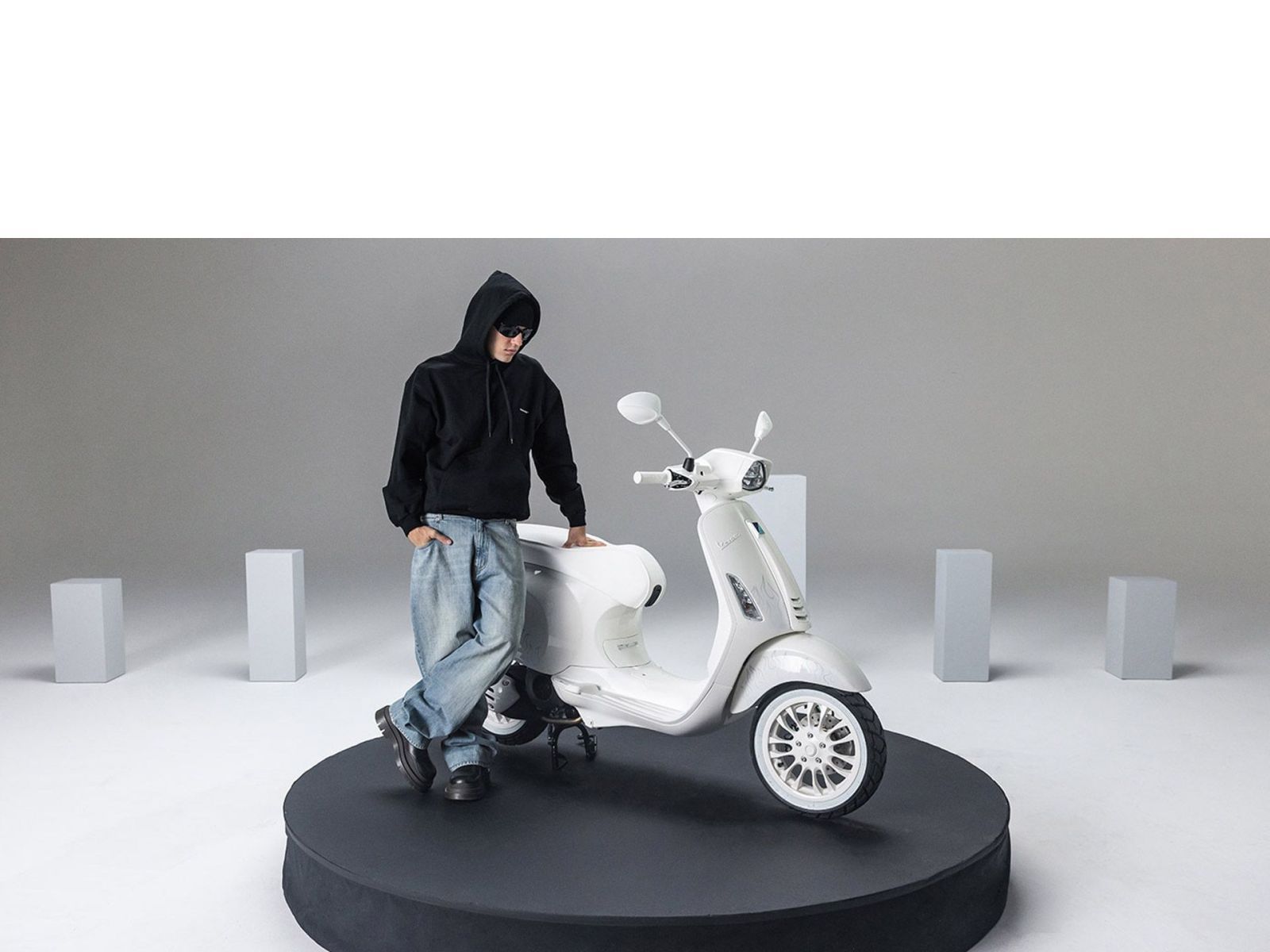 Мотороллер VESPA Sprint 50 Justin Bieber, 2021, белый